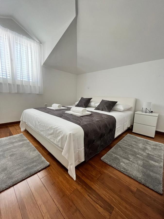 Sky - Beautiful Rooftop Apartment With Shared Pool Split Eksteriør billede