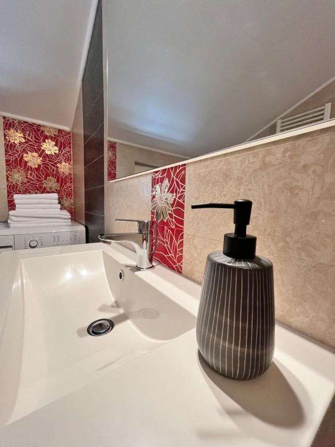 Sky - Beautiful Rooftop Apartment With Shared Pool Split Eksteriør billede