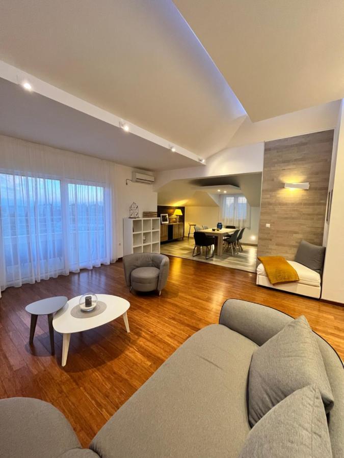 Sky - Beautiful Rooftop Apartment With Shared Pool Split Eksteriør billede